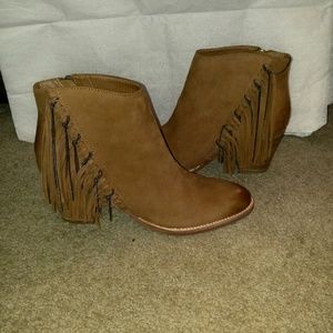 Brand new/never been worn