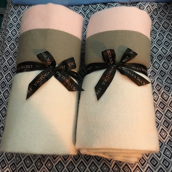 2 Victoria's Secret throw blankets!