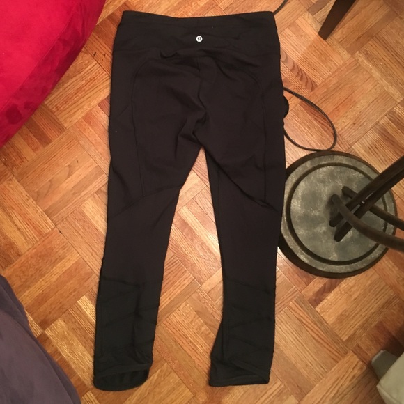 Lululemon leggings size 8 black crops