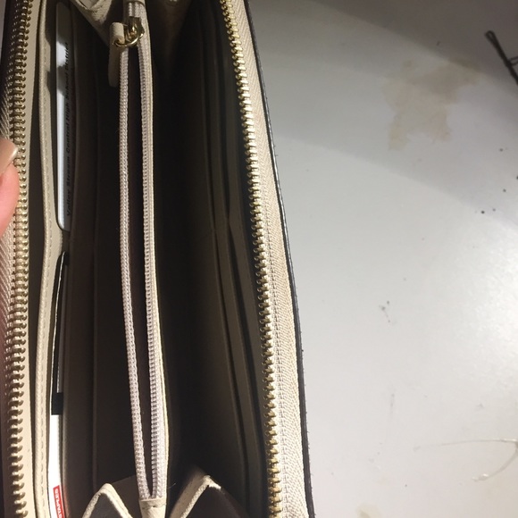 Michael kors wallet - Picture 4 of 4