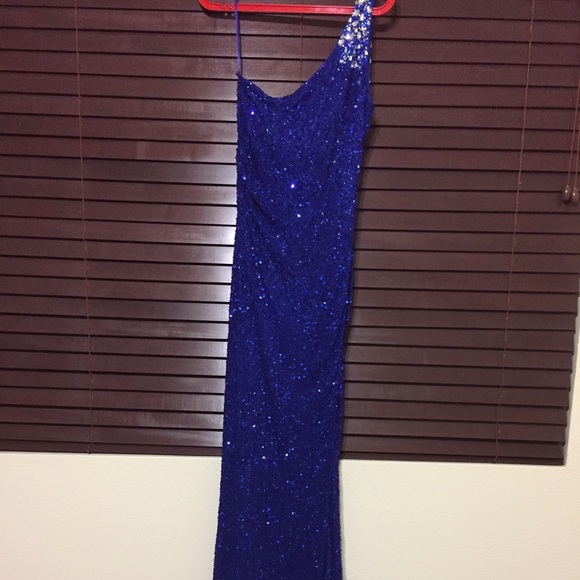 Prom dress - Picture 3 of 4