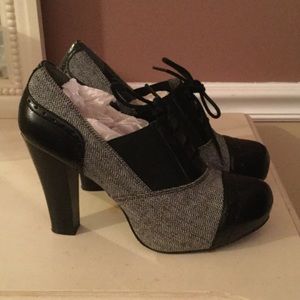 Black & White Heeled Oxfords