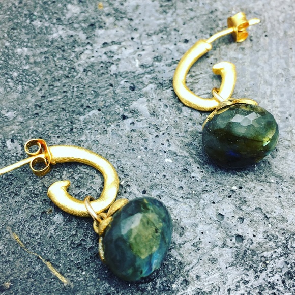 Host Pick Stunning Labradorite earrings - Picture 3 of 4
