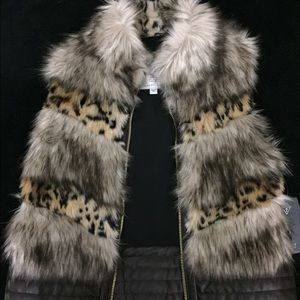 GUESS fur vest