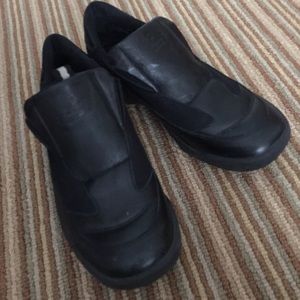 Gucci slip on sneakers- size 6.5