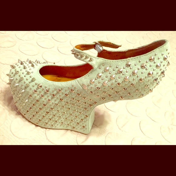 Heel-less Jeffrey Campbell prickly wedges