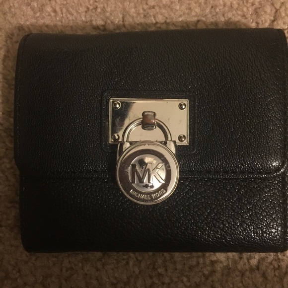Authentic Micheal kors Hamilton wallet