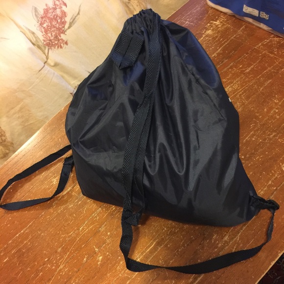 FREE Sketchers string bag with adjustable strings - Picture 2 of 4