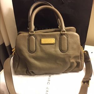 BRAND NEW MARC JACOBS PUMA TAUPE Q BABY GROOVE 💕