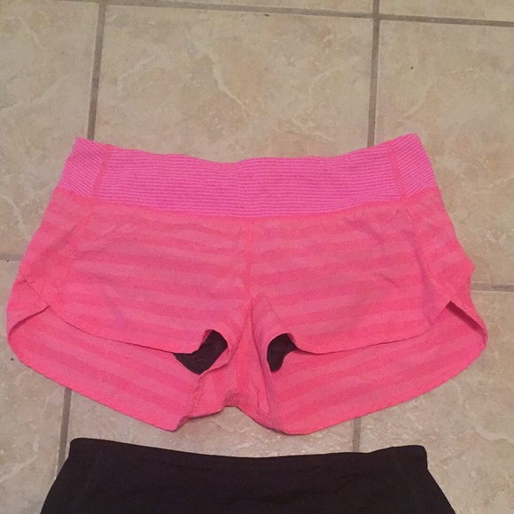 Lululemon speeds shorts Sz 6 zing pink