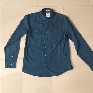 Levi's long sleeve shirt
