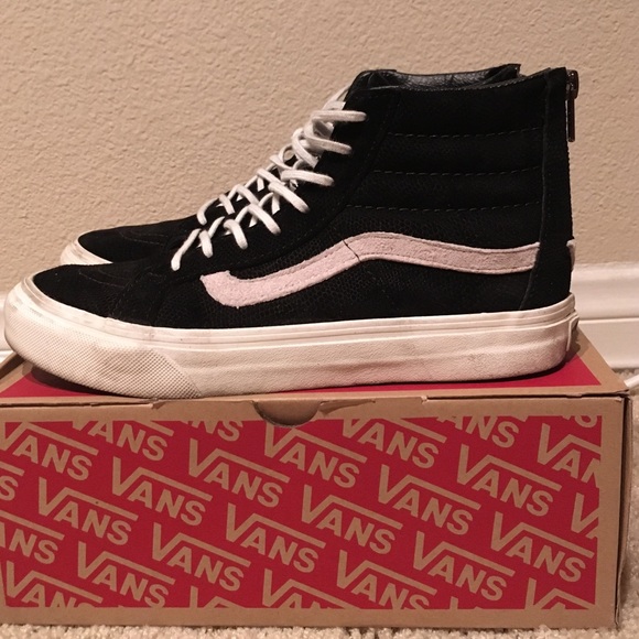 High top black/ white vans w zippers Sizes:M6 W7.5