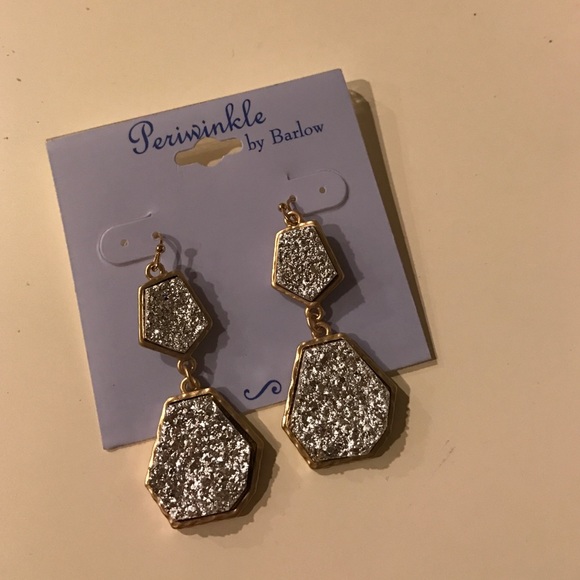 Periwinkle by Barlow Earrings New/tag - Picture 2 of 4