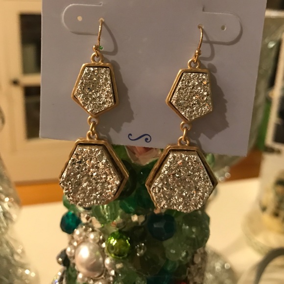 Periwinkle by Barlow Earrings New/tag - Picture 4 of 4