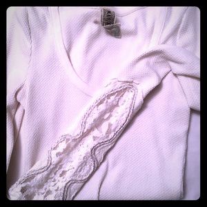 Thermal with sleeve lace detail