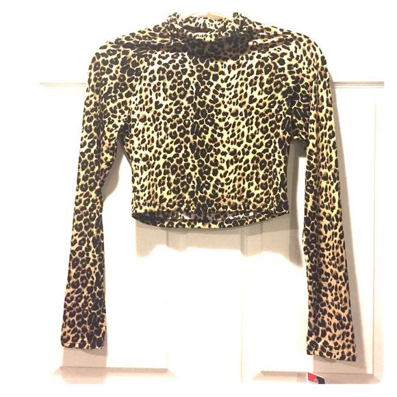 Cheeta print crop top - Picture 1 of 4