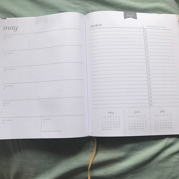 LAST ONE ❄️ White Marble and Gold 2017 Planner - Picture 3 of 4