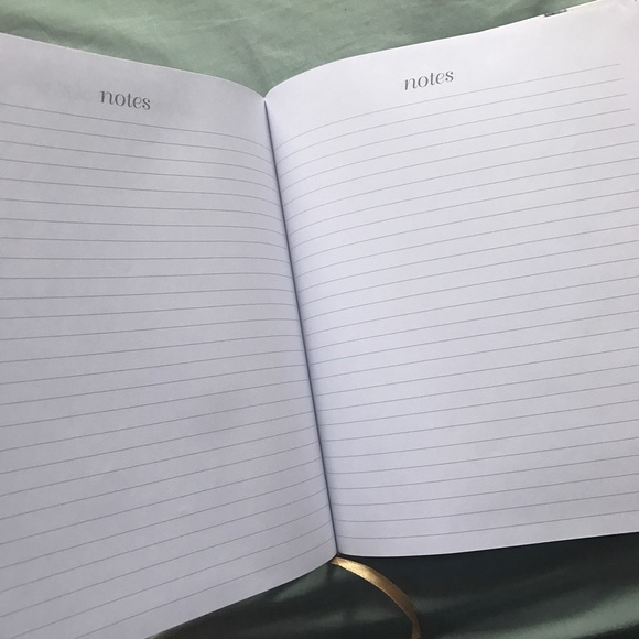 LAST ONE ❄️ White Marble and Gold 2017 Planner - Picture 4 of 4