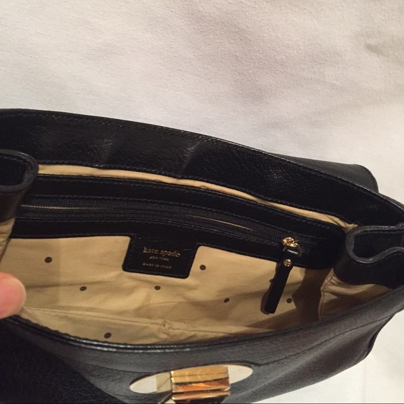 Kate Spade black leather small shoulder handbag. - Picture 3 of 4