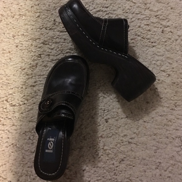 Clogs