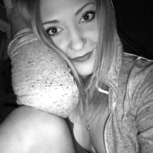 Meet your Posher, Stephanie lynn