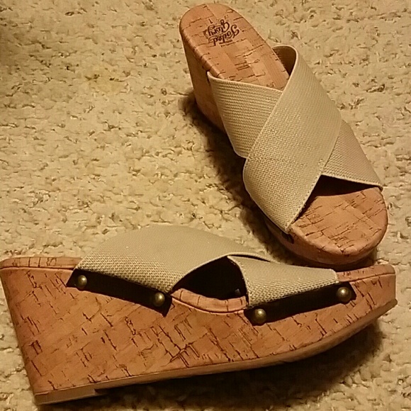 Wedge sandals