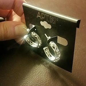 NWT Silver filigree hoop earrings