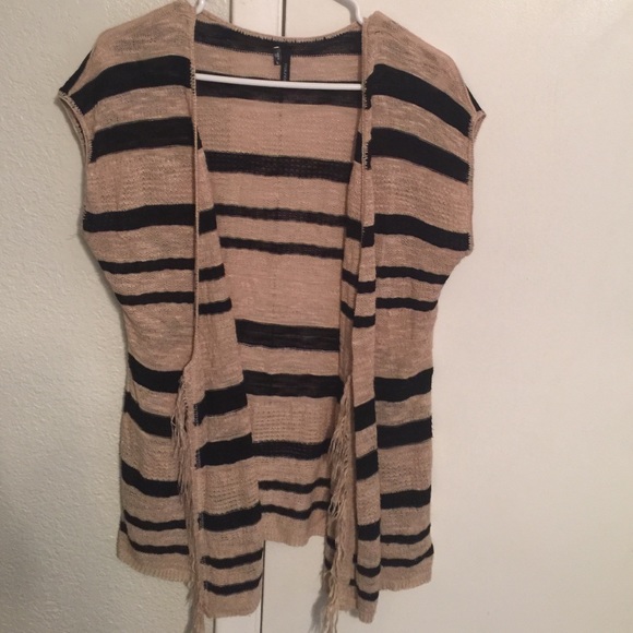 Short sleeve cardigan