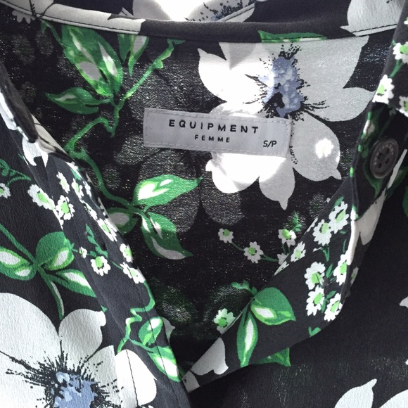 Equipment Femme Floral Printed Black Silk Blouse - Picture 3 of 4