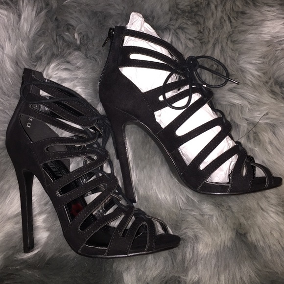 Heels - Picture 3 of 3