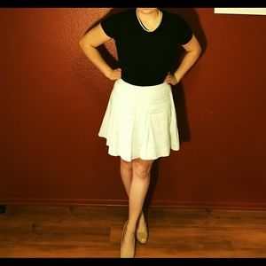 Light Blue Banana Republic skirt 6 fits 28" waist