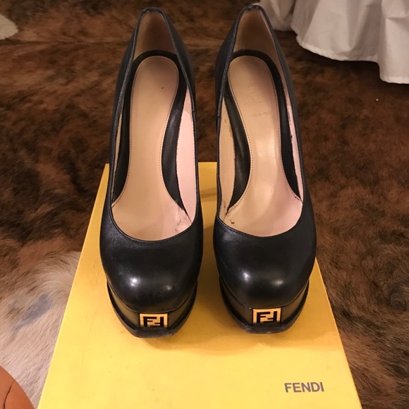 Fendi pumps size 39