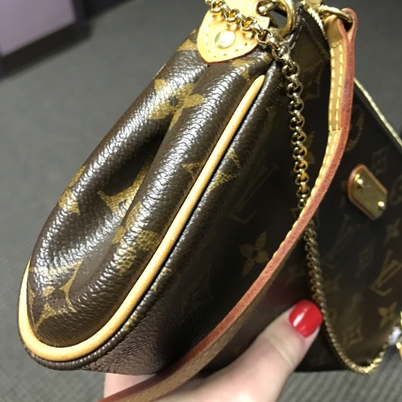 SOLD ///// LOUIS VUITTON EVA CLUTCH - Picture 3 of 4
