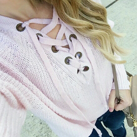 GOODNIGHT MACAROON Fedora Criss Cross Sweater