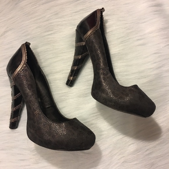 🆕 Black Cheetah print heels 👠