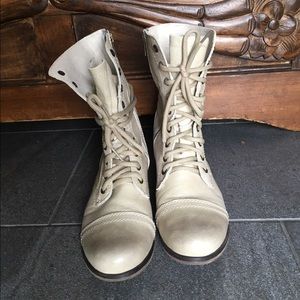 Steve Madden Cream Troopa Boots