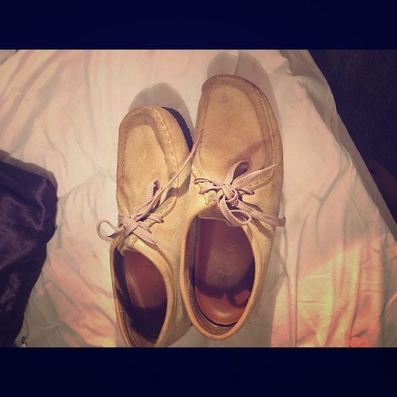 Tan clarks