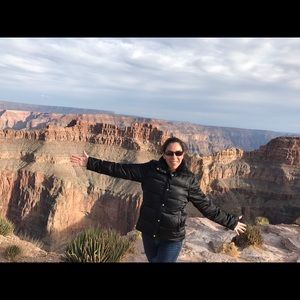 Meet your Posher, Lorena