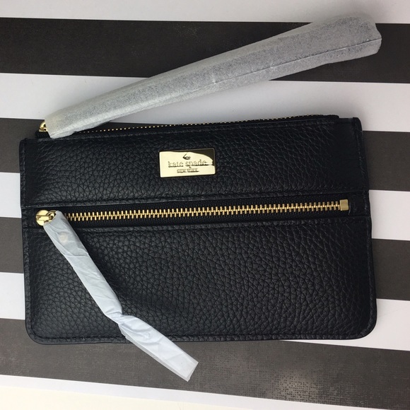 kate spade Handbags - Kate spade Cobble Hill Bee black Wristlet Wallet