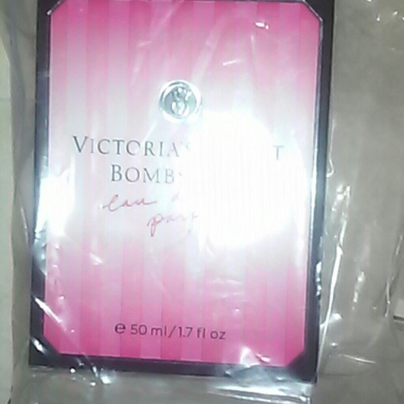 Victoria secret bombshell