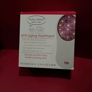 ReVive Light Therapy Anti-Aging System-NWT in Box