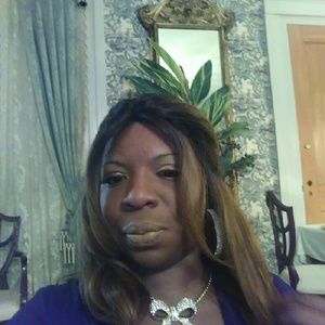 Meet your Posher, Latasha