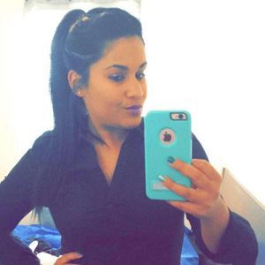 Meet your Posher, Dayana