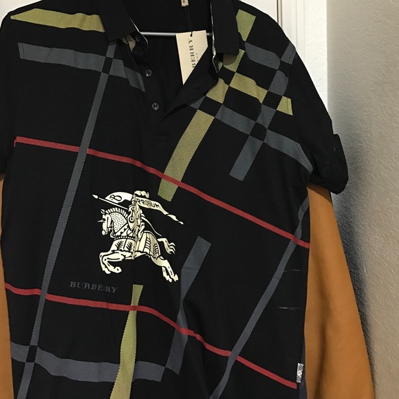 Burberry dress shirt fits for medium