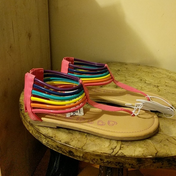 Shoes - Picture 2 of 4