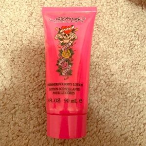 Ed Hardy shimmering body lotion