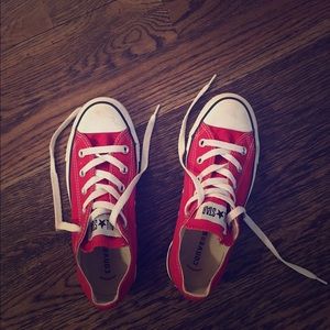 Red Converse, excellent condition