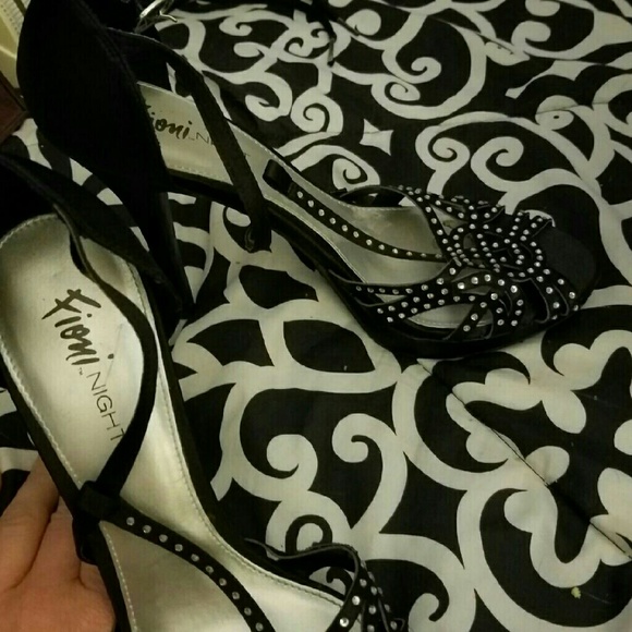 Shoes - Picture 2 of 3