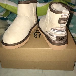 Ugg Mini Size 7