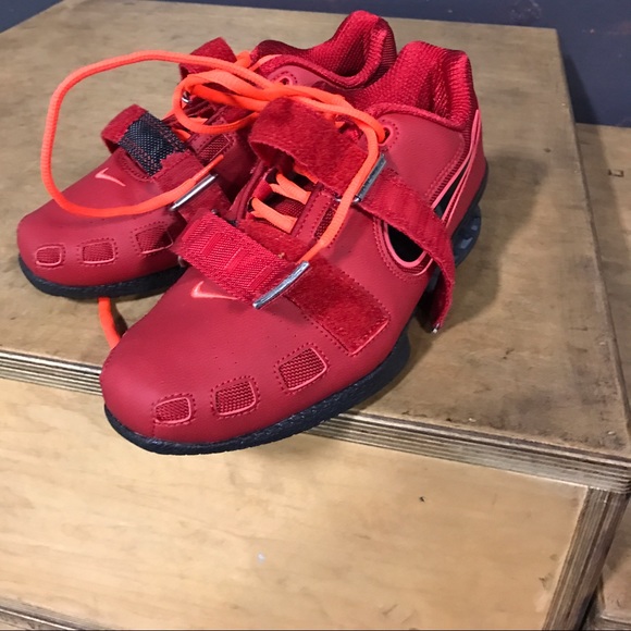 Men's size 7 Romaleo 2